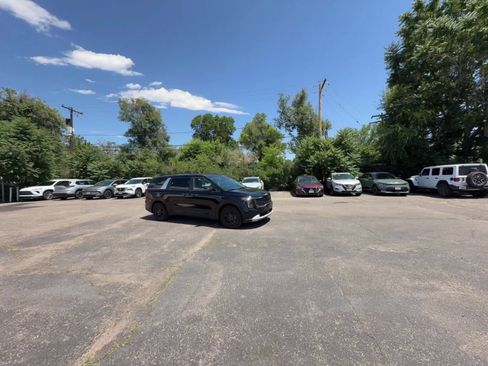 Used 2026 Kia Carnival FWD image 12
