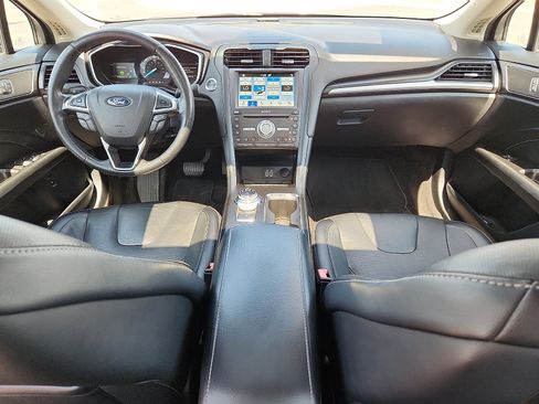 Used 2019 Ford Fusion Titanium FWD image 11