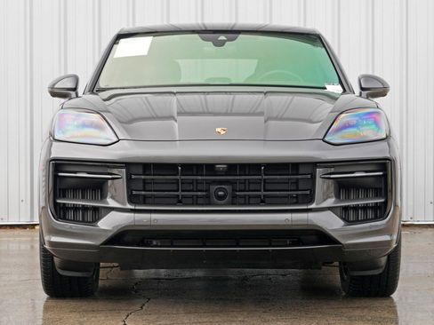 Used 2025 Porsche Cayenne S image 7