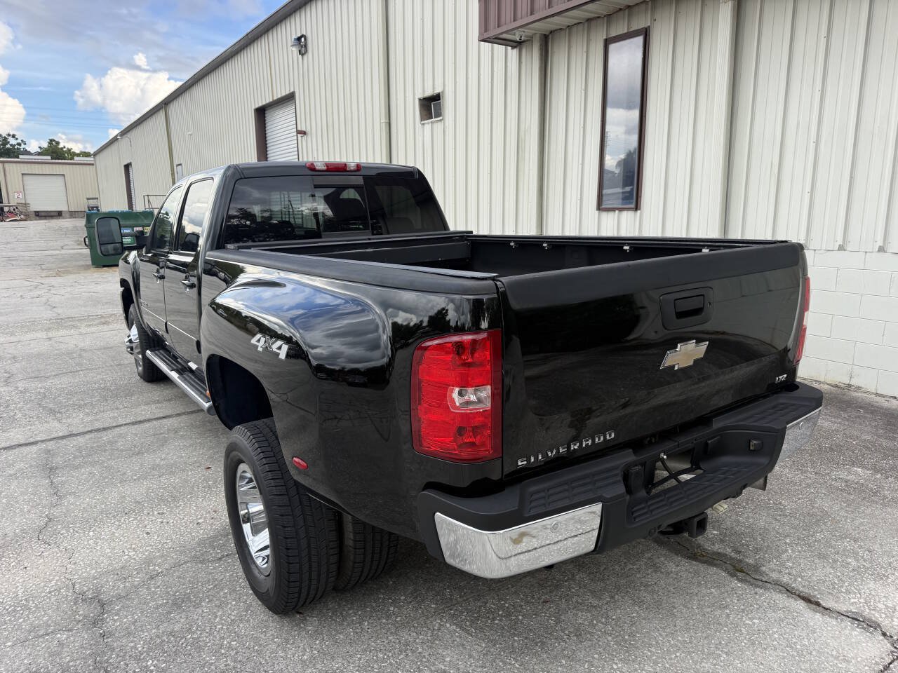 Used 2008 Chevrolet Silverado 3500 LTZ AWD/4WD image 2