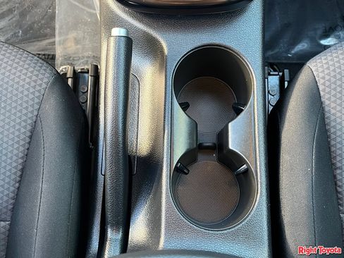 Used 2025 Kia Soul LX w/ LX Technology Package FWD image 31