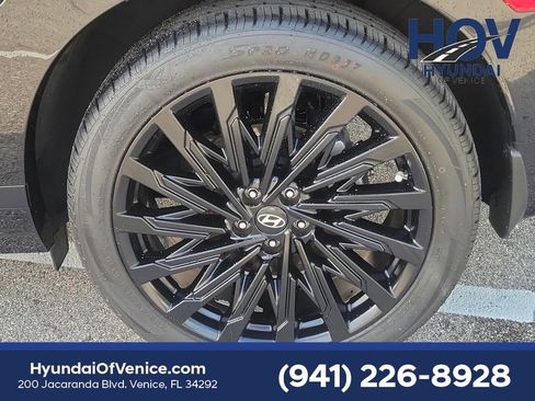 Certified 2025 Hyundai Santa Fe Calligraphy image 17