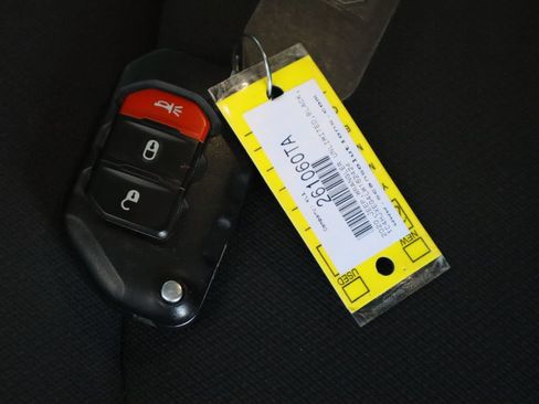 Used 2020 Jeep Wrangler Unlimited Sahara AWD/4WD image 33