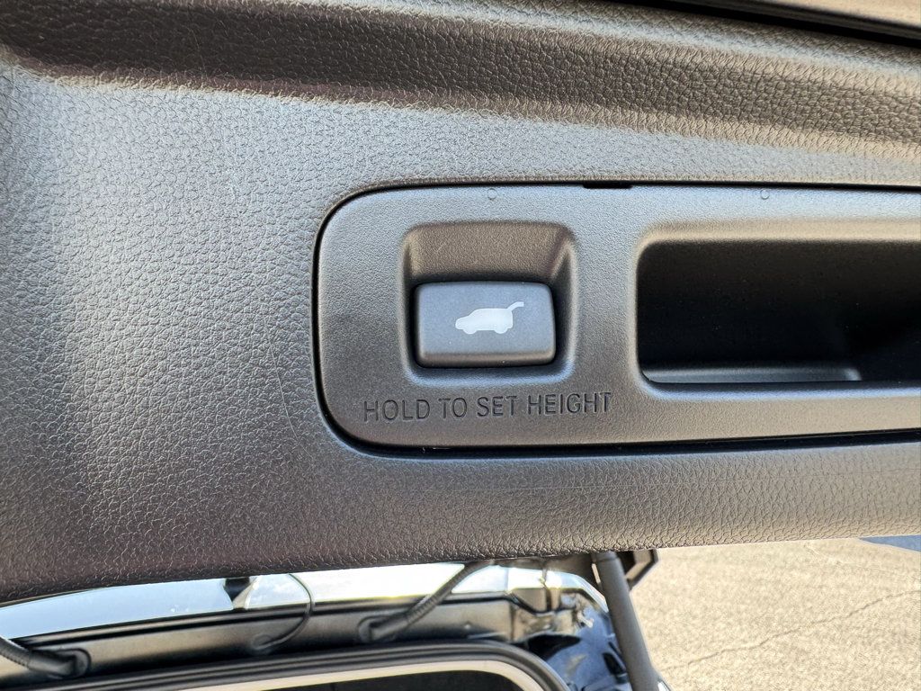 Used 2023 Honda CR-V EX-L image 12