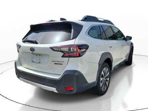 Used 2024 Subaru Outback Touring AWD/4WD image 5