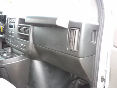 Used 2018 GMC Savana 3500 w/ Power Convenience Package RWD image 20
