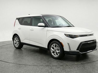 Used 2025 Kia Soul LX w/ LX Technology Package