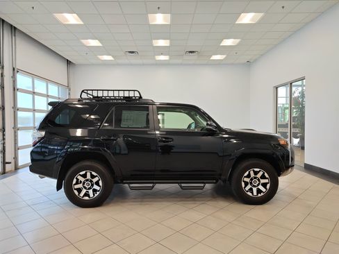 Used 2024 Toyota 4Runner TRD Off-Road Premium w/ Off Road Premium Plus Package AWD/4WD image 12