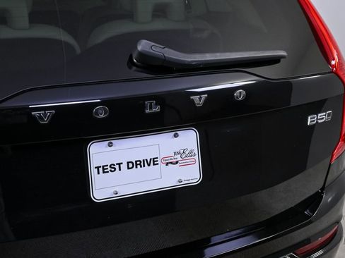 Certified 2023 Volvo XC90 B5 Core image 39