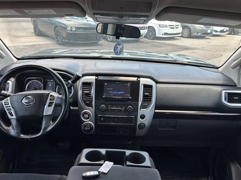 Used 2017 Nissan Titan SV AWD/4WD image 3