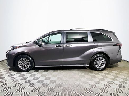 Certified 2024 Toyota Sienna XLE FWD image 5