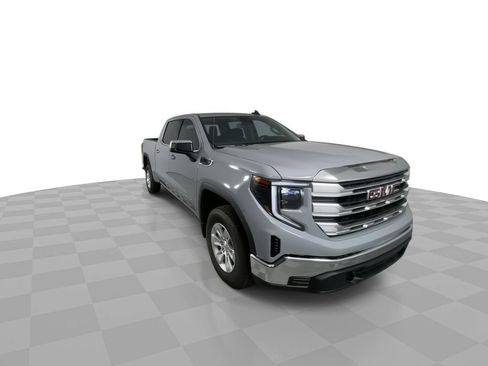 Used 2024 GMC Sierra 1500 SLE image 2