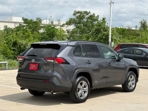 Used 2025 Toyota RAV4 LE image 4