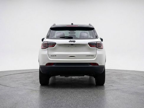 Used 2025 Jeep Compass Limited image 7