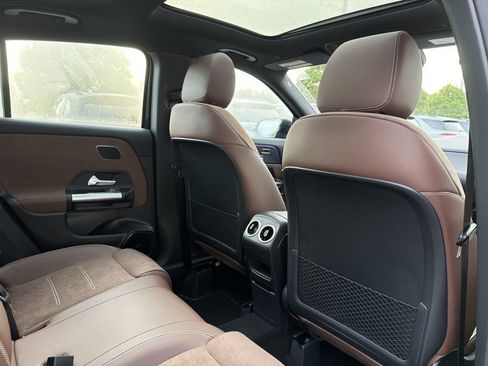New 2026 Mercedes-Benz GLA 35 AMG 4MATIC image 17