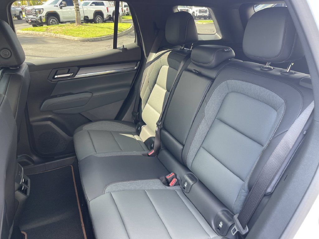 New 2027 GMC Terrain AT4 w/ Technology Package II AWD/4WD image 24
