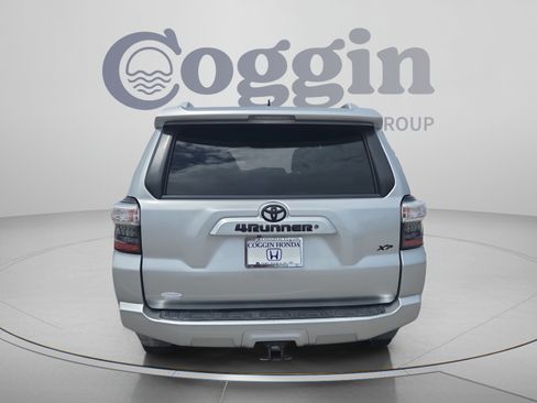 Used 2017 Toyota 4Runner SR5 Premium AWD/4WD image 4