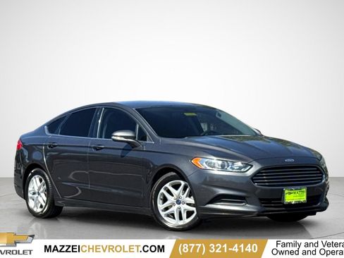 Used 2015 Ford Fusion SE FWD image 1