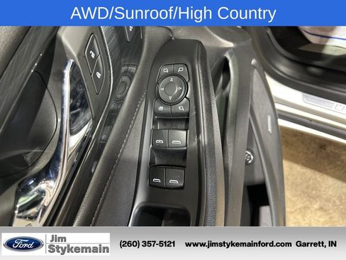 Used 2022 Chevrolet Traverse High Country AWD/4WD image 23