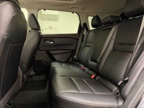 Used 2023 Nissan Rogue SL w/ SL Premium Package image 16