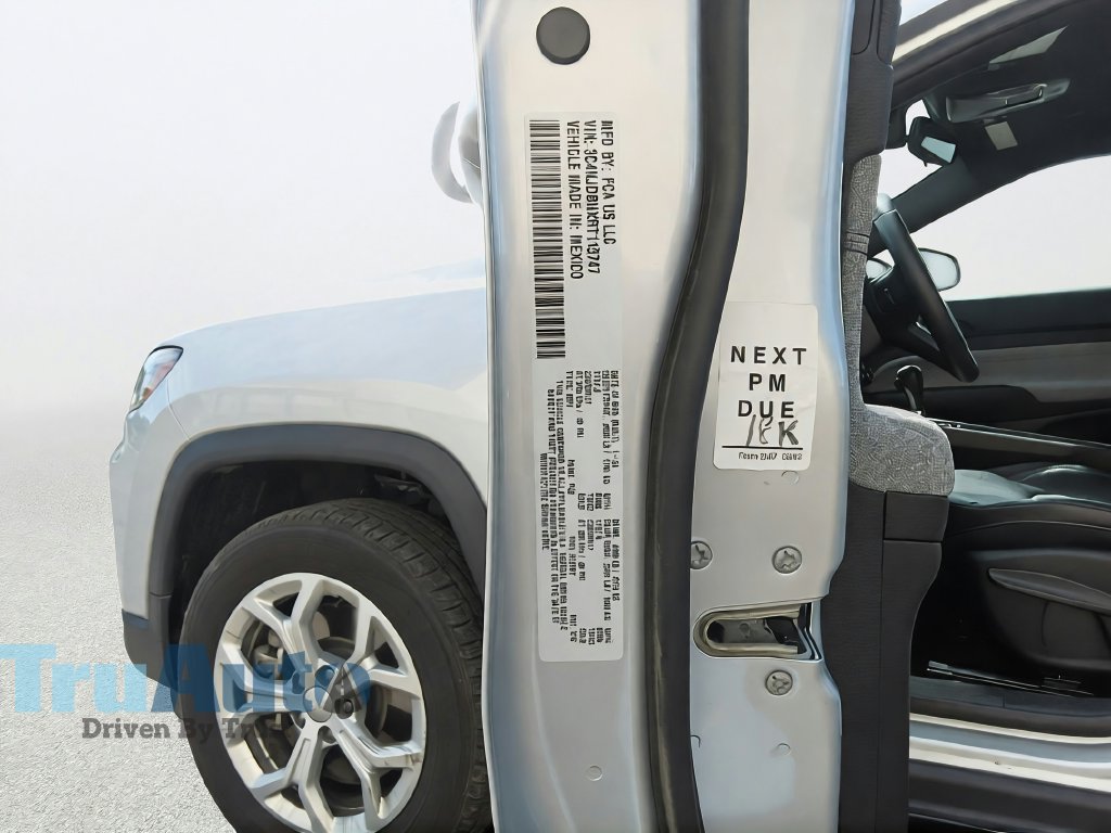 Used 2024 Jeep Compass Latitude AWD/4WD image 21