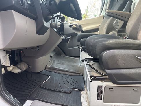 Used 2016 Mercedes-Benz Sprinter 3500 image 37