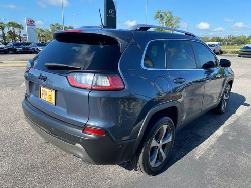 Used 2021 Jeep Cherokee Limited image 3