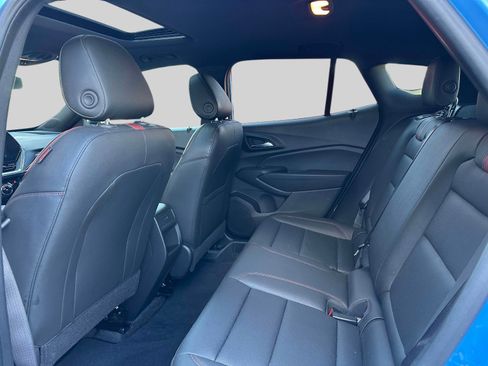 Certified 2024 Chevrolet Trax RS w/ Sunroof Package FWD image 10