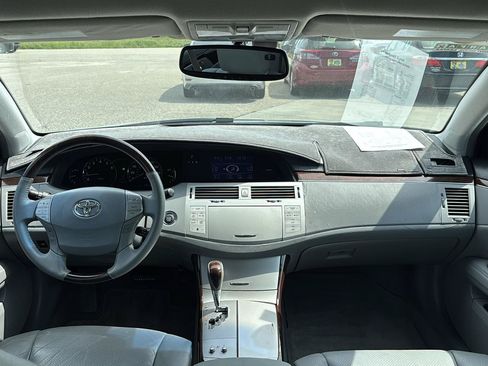 Used 2009 Toyota Avalon Limited FWD image 12