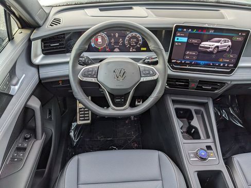 New 2026 Volkswagen Tiguan SE R-Line image 15