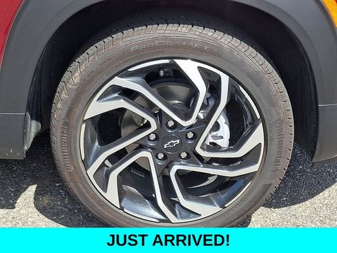 Used 2025 Chevrolet TrailBlazer RS w/ Convenience Package AWD/4WD image 8