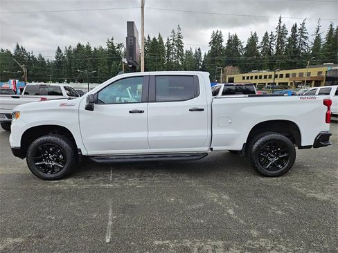 Used 2025 Chevrolet Silverado 1500 LT Trail Boss w/ Convenience Package II image 2