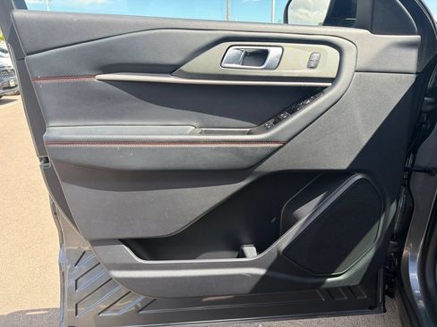 Used 2025 Ford Explorer ST-Line AWD/4WD image 23