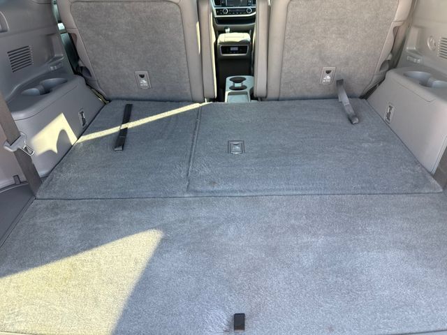 Used 2018 Toyota Highlander XLE AWD/4WD image 11