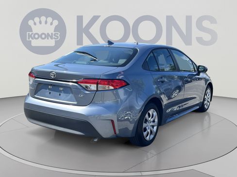 Used 2025 Toyota Corolla LE FWD image 5