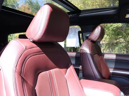 Used 2024 Ford Expedition Limited image 42