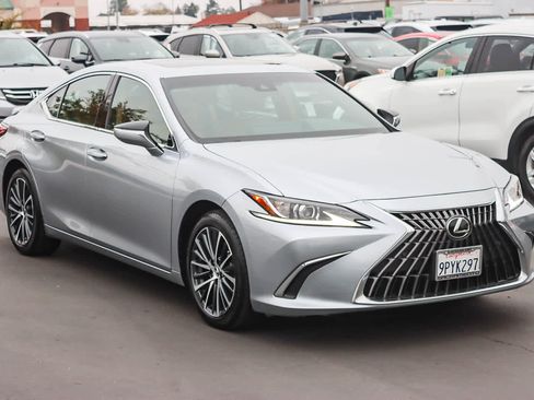 Certified 2025 Lexus ES 300h w/ Premium Package image 5