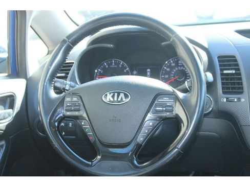 Used 2017 Kia Forte S w/ S Technology Package image 16