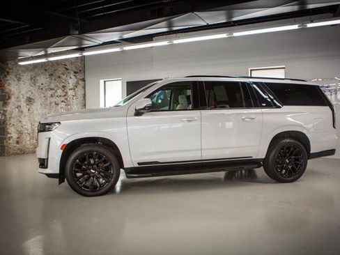 Used 2024 Cadillac Escalade ESV Sport Platinum w/ LPO, ONYX Package AWD/4WD image 50