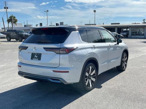 New 2025 Mitsubishi Outlander SEL image 5