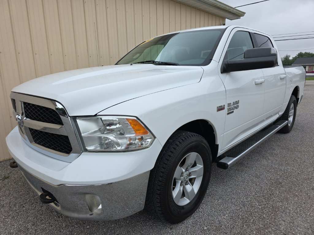 Used 2019 RAM 1500 Classic SLT AWD/4WD image 11