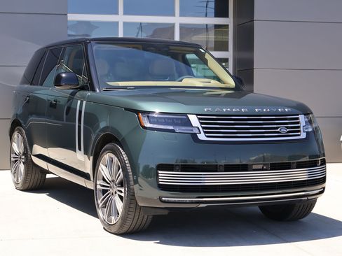 Certified 2025 Land Rover Range Rover SV AWD/4WD image 3