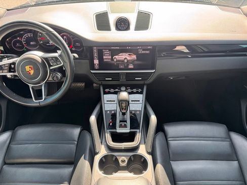 Used 2021 Porsche Cayenne Coupe AWD/4WD image 11