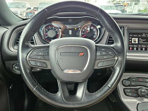 Used 2023 Dodge Challenger SXT RWD image 16