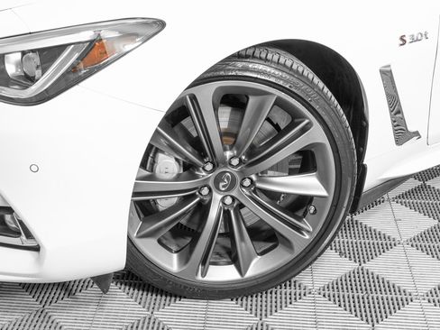 Used 2018 INFINITI Q60 Red Sport 400 w/ Pro Active Package image 27