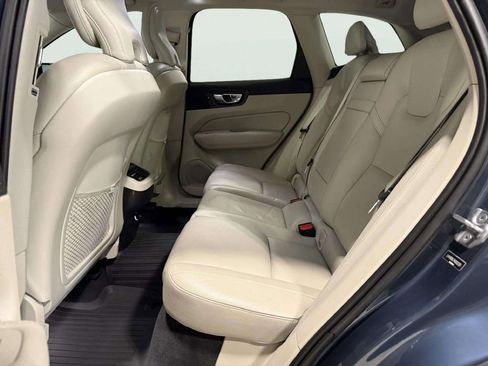 Used 2019 Volvo XC60 T5 Inscription w/ Protection Package Premier image 16