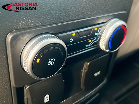 Used 2022 Ford Explorer XLT w/ Equipment Group 202A image 34