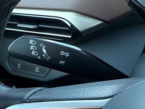 Used 2023 Volkswagen ID.4 Standard image 41