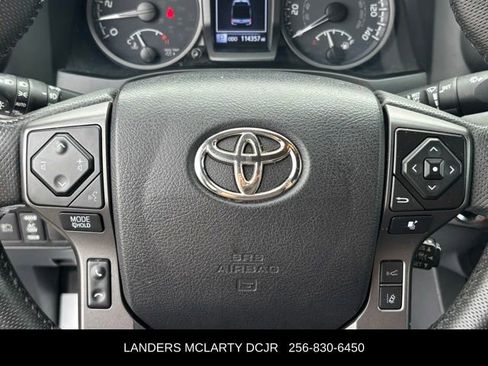 Used 2022 Toyota Tacoma TRD Off-Road w/ Technology Package AWD/4WD image 23