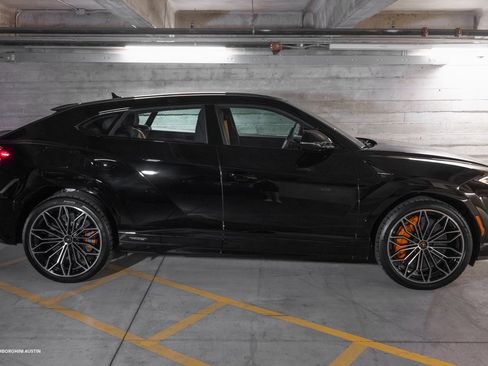 Used 2025 Lamborghini Urus SE image 17